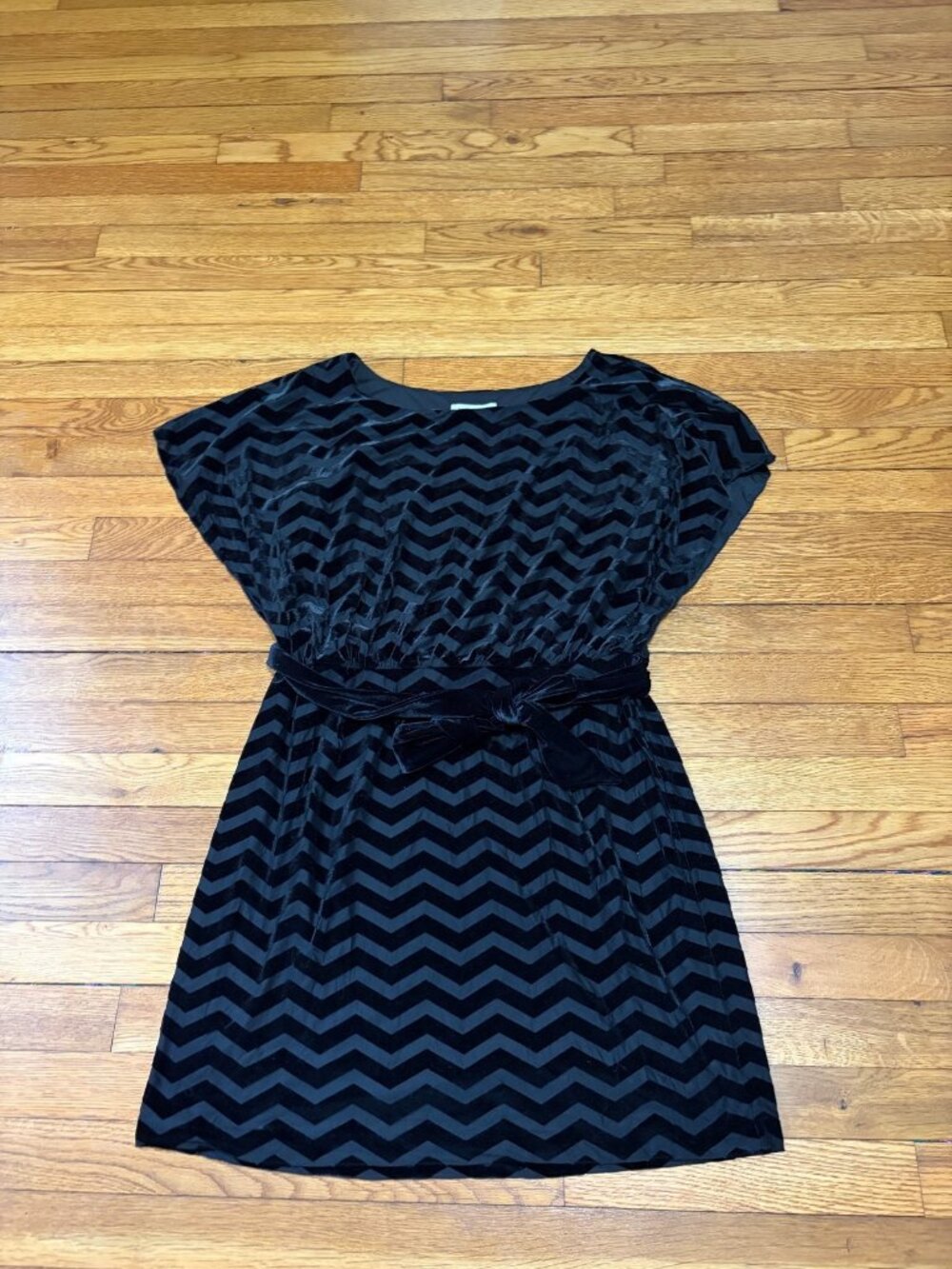 White House Black Market Womens Dress Size Large Black Velvet Waist Tie Casual